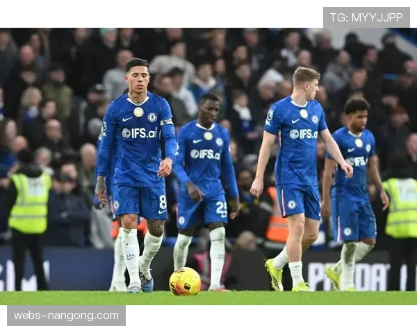 切尔西1-1遭伯恩利补时绝平,福法纳红牌成比赛转折点 切尔西1-1遭伯恩利补时绝平,福法纳红牌成比赛转折点